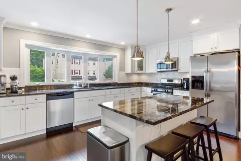7542 Valley Ave, Philadelphia, PA 19128