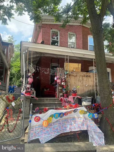 2010 E Madison St, Philadelphia, PA 19134