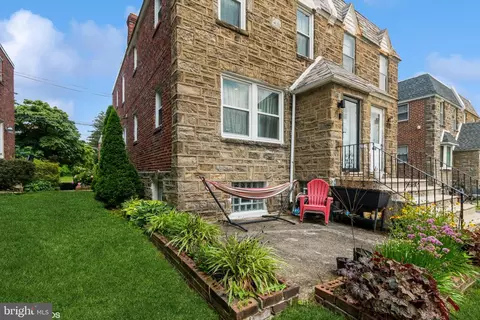 921 E Slocum St, Philadelphia, PA 19150