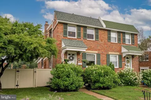 618 Acorn St, Philadelphia, PA 19128