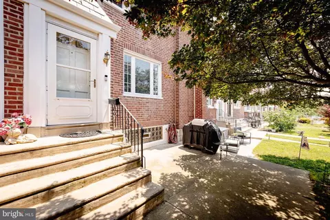 4211 Tudor St, Philadelphia, PA 19136