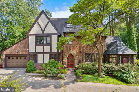 3432 Warden Dr, Philadelphia, PA 19129