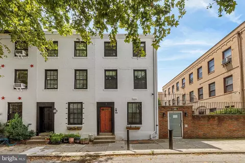 1930 Waverly St, Philadelphia, PA 19146