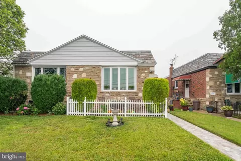 2015 Napfle St, Philadelphia, PA 19152