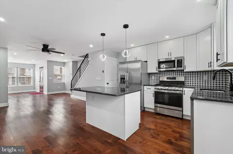 6631 Guyer Ave, Philadelphia, PA 19142