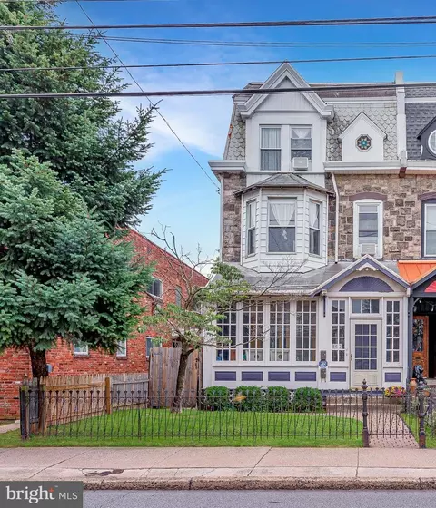 563 Leverington Ave, Philadelphia, PA 19128