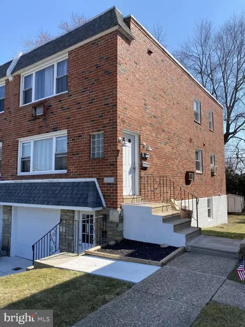 9327 Walker St, Philadelphia, PA 19114