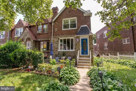 7525 Walnut Ln, Philadelphia, PA 19138