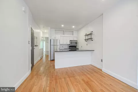 2102 Christian St #A, Philadelphia, PA 19146