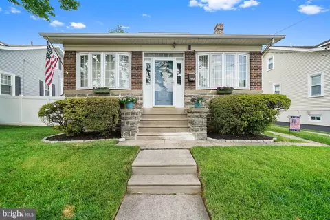 805 Chandler St, Philadelphia, PA 19111