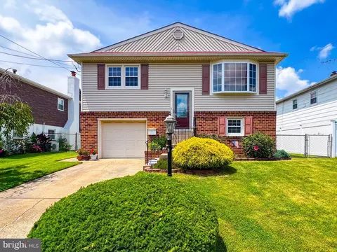 9224 Vandike St, Philadelphia, PA 19114