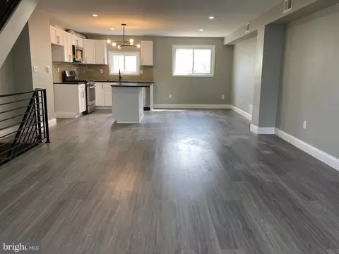 12669 Biscayne Dr, Philadelphia, PA 19154