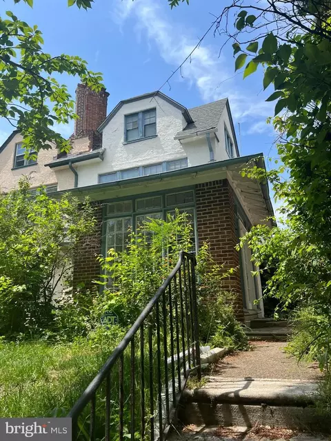 422 S 47th St, Philadelphia, PA 19143