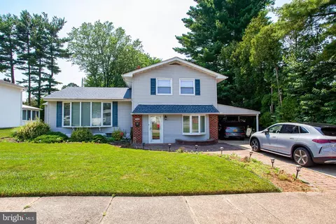1026 Bloomfield Ave, Philadelphia, PA 19115