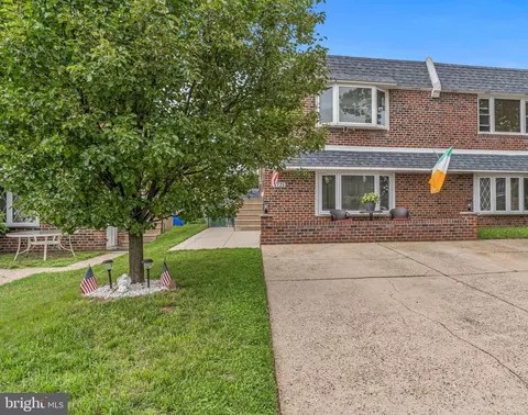 1721 Hartel Ave, Philadelphia, PA 19111
