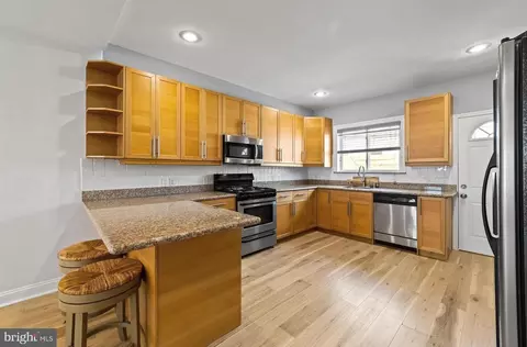 365 Winton St, Philadelphia, PA 19148