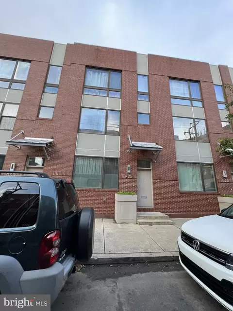 925 Green St, Philadelphia, PA 19123