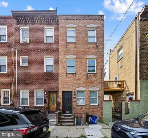 878 N Uber St, Philadelphia, PA 19130