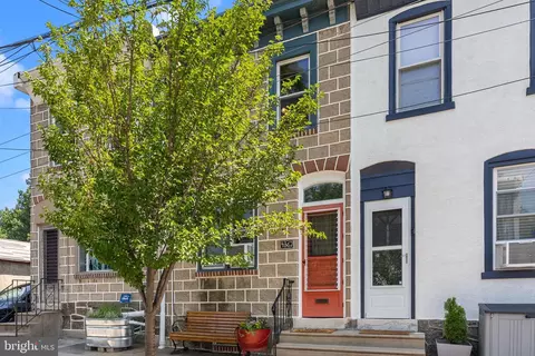 4867 Ogle St, Philadelphia, PA 19127