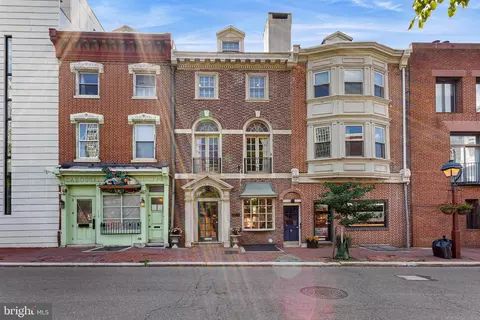208 S 3rd St, Philadelphia, PA 19106