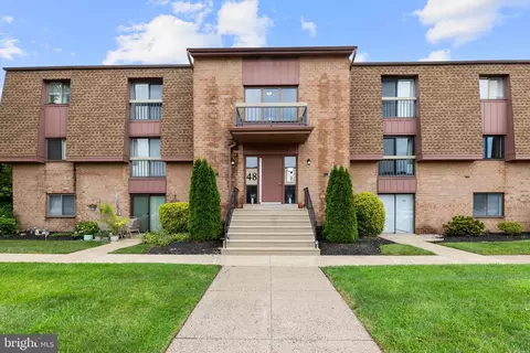 48202 Delaire Landing Rd #202, Philadelphia, PA 19114