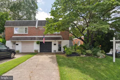 776 Hill Rd, Philadelphia, PA 19128