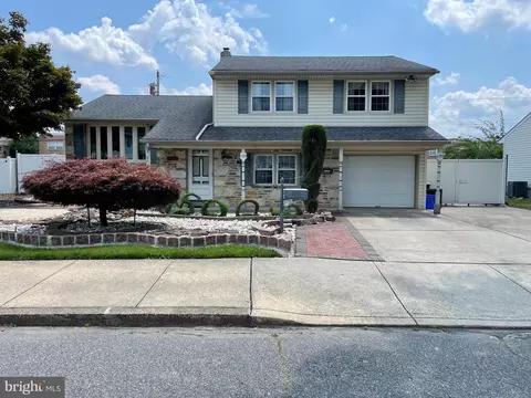 9985 Hardy Rd, Philadelphia, PA 19115