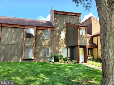 5011 S Convent Ln #G, Philadelphia, PA 19114