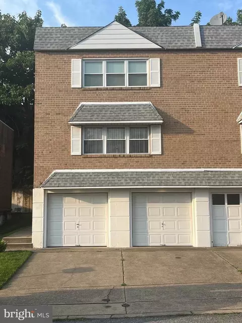 1953 Ambassador St, Philadelphia, PA 19115