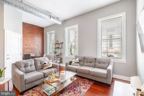 1836 Green St #3, Philadelphia, PA 19130