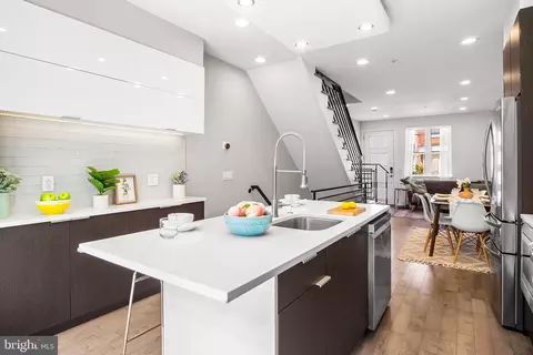 710 Hoffman St, Philadelphia, PA 19148