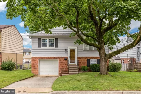 9344 Marsden St, Philadelphia, PA 19114