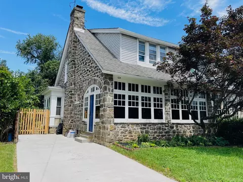 604 Walnut Ln, Philadelphia, PA 19128