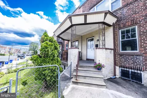 2544 S 68th St, Philadelphia, PA 19142