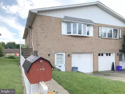 1994 Ambassador St, Philadelphia, PA 19115
