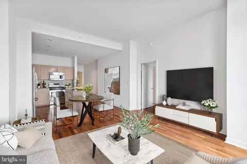 901 N Penn St #F1208, Philadelphia, PA 19123