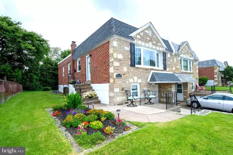 2929 Walnut Hill St, Philadelphia, PA 19152