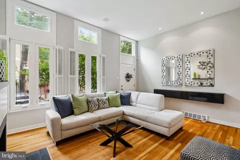 506 Pine St, Philadelphia, PA 19106