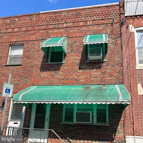 2327 S Warnock St, Philadelphia, PA 19148