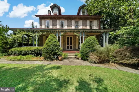 121 W Coulter St, Philadelphia, PA 19144
