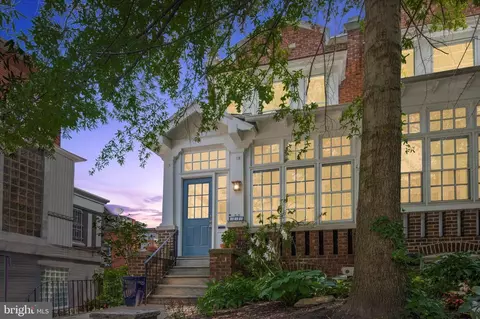 315 S 44th St, Philadelphia, PA 19104