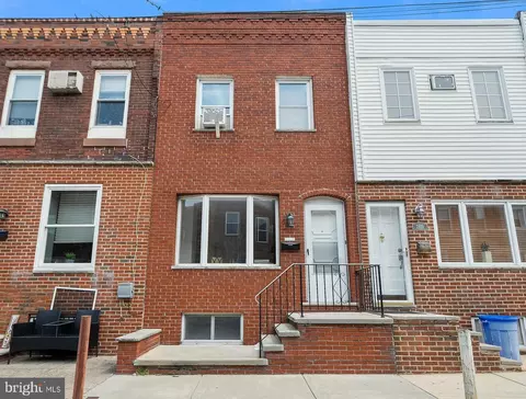 2613 S Chadwick St, Philadelphia, PA 19145