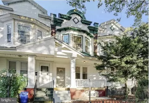 821 S 60th St, Philadelphia, PA 19143
