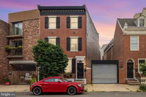 954 S Front St, Philadelphia, PA 19147