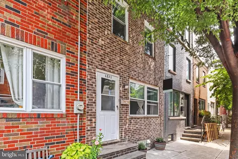 1221 Latona St, Philadelphia, PA 19147