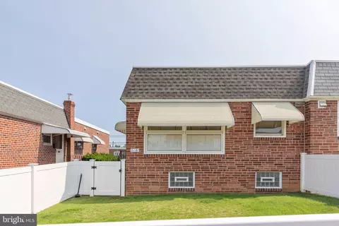 2131 Faunce St, Philadelphia, PA 19152