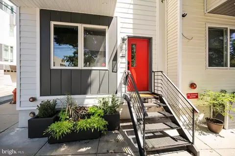 221 Green St, Philadelphia, PA 19123