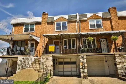 402 Hermit St, Philadelphia, PA 19128