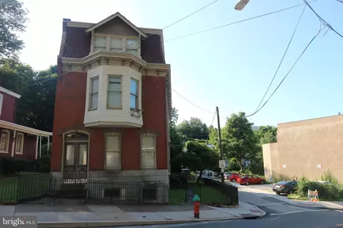 267 Green Ln, Philadelphia, PA 19128