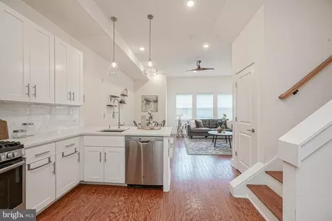 207 E Allen St #3, Philadelphia, PA 19125